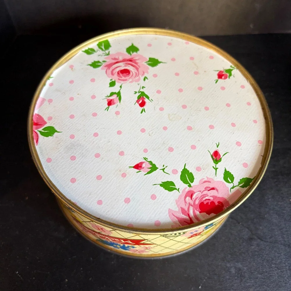 Vintage Mackintoshs Golden Toffee Wafers Tin Floral Made in England 12oz